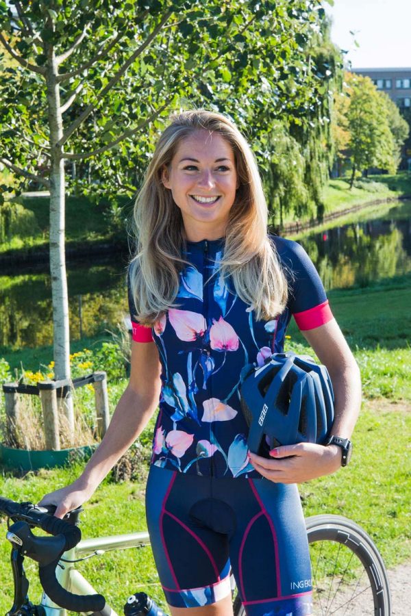 donkerblauw dames fietsshirt met bloemenprint van lelies